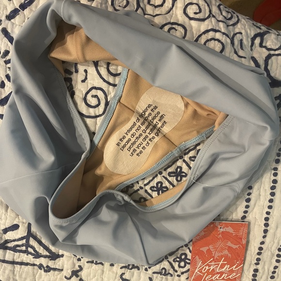 Kortni Jeane blue fog high cut bottoms, size large - Picture 2 of 3